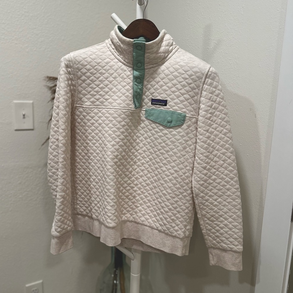 Patagonia quilted pullover